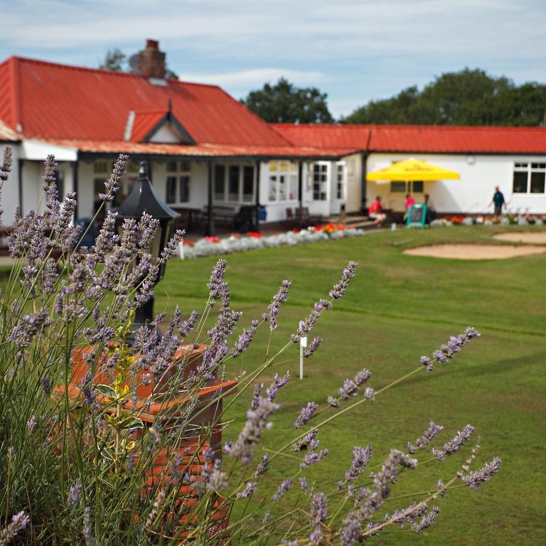 Links Country Park Hotel West Runton Exterior photo