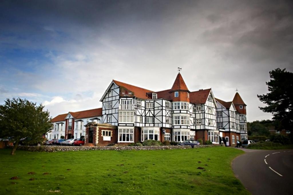 Links Country Park Hotel West Runton Exterior photo