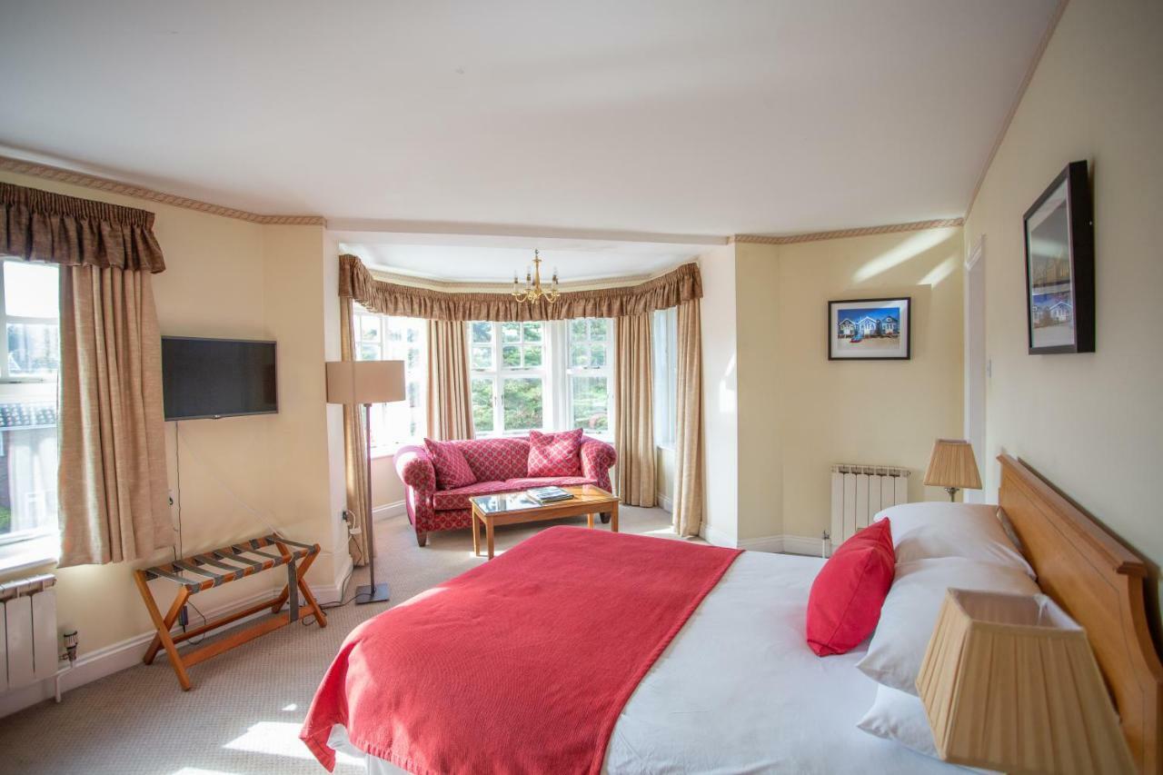 Links Country Park Hotel West Runton Exterior photo